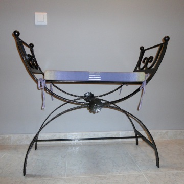 Banqueta forjada para interiores