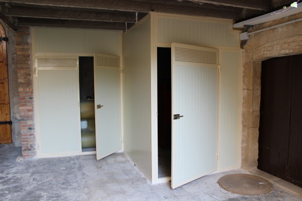 Habitació de panell sandvitx i portes abatibles